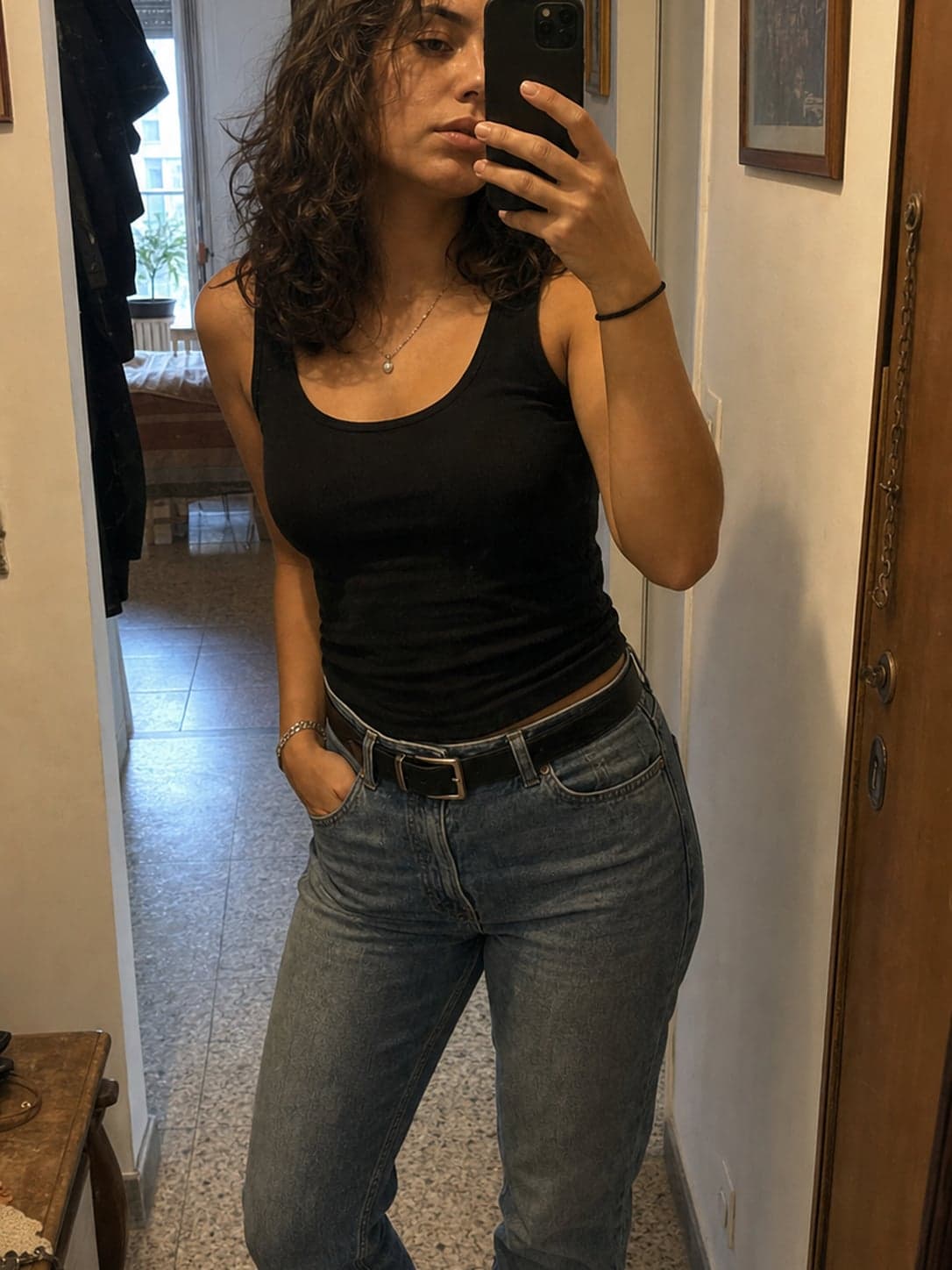 Veronica, 31