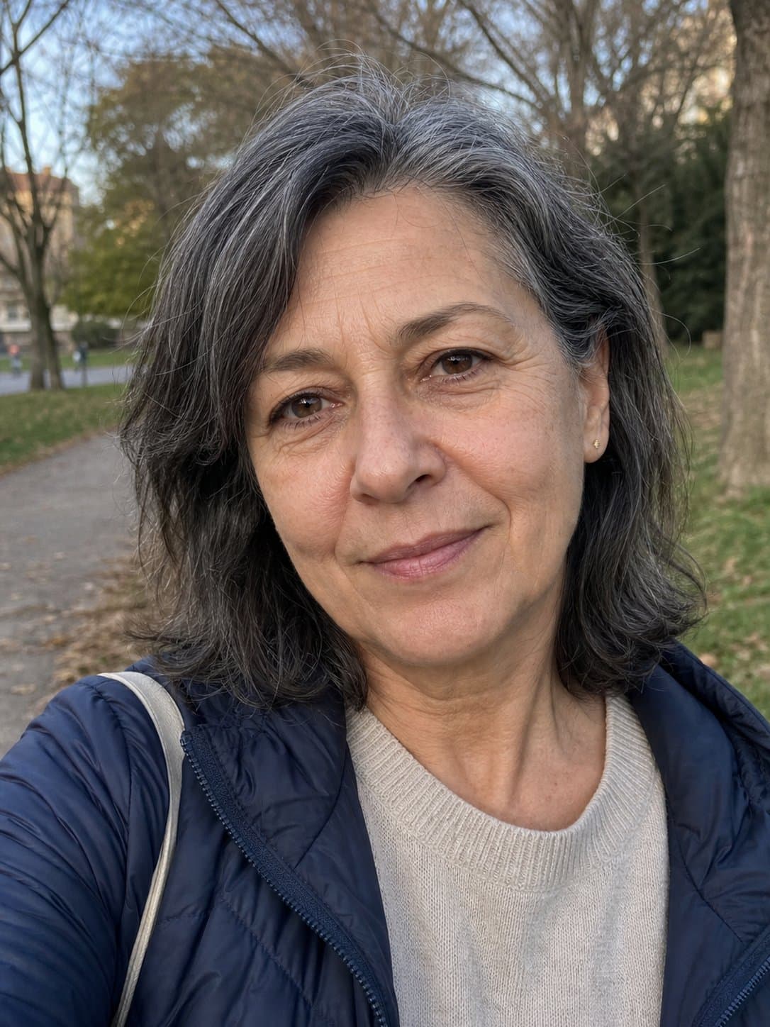 Lenka, 37