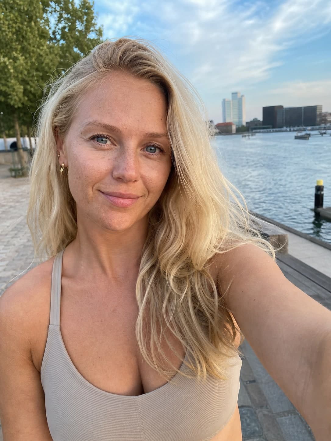 Vibeke, 29