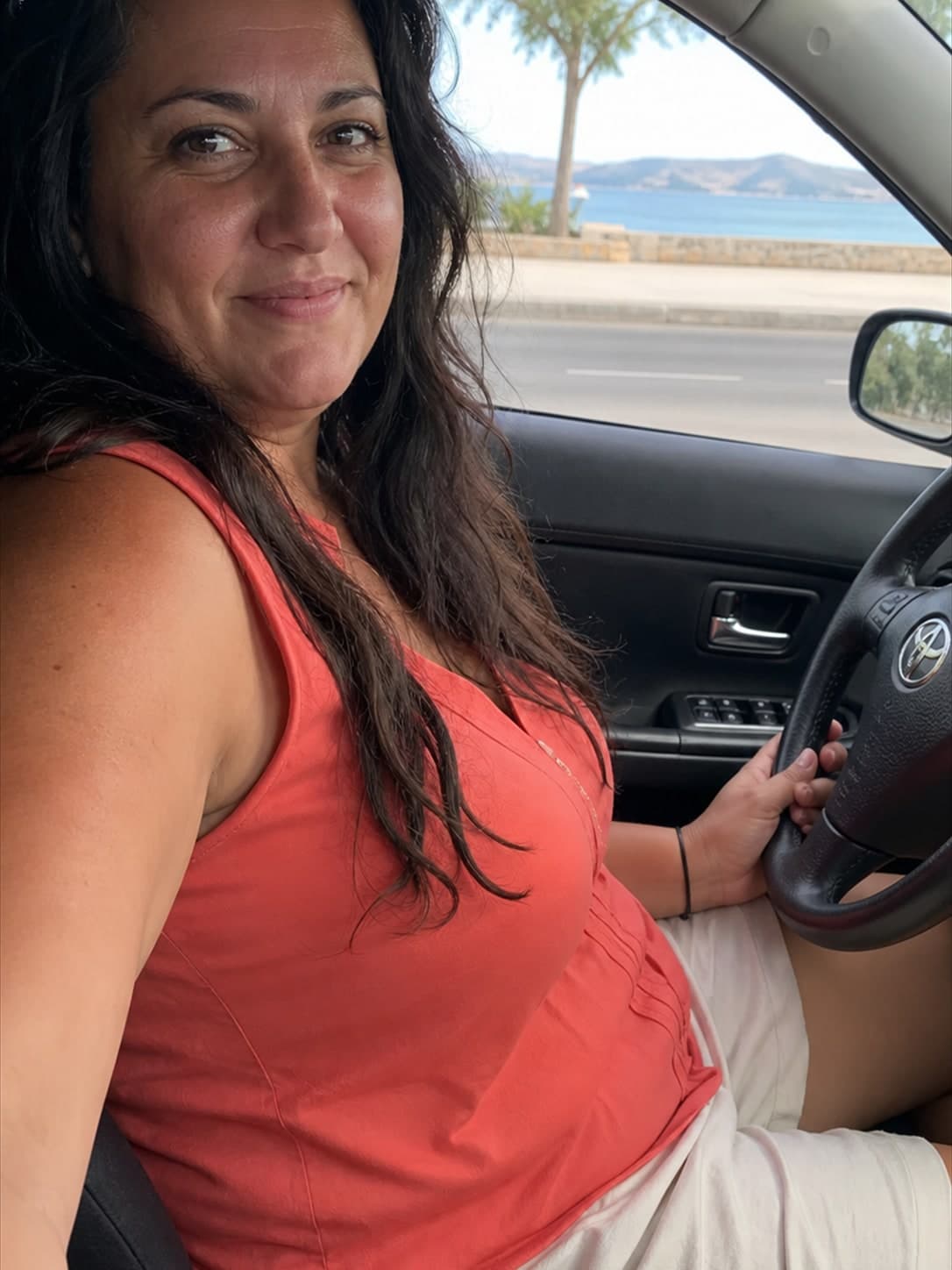 Korina, 37