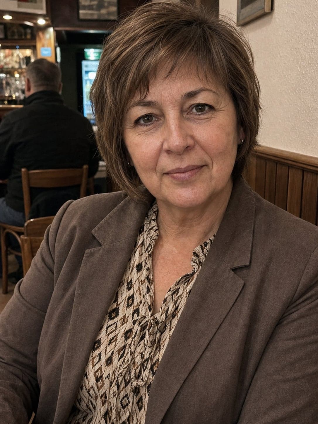Sarolta, 42