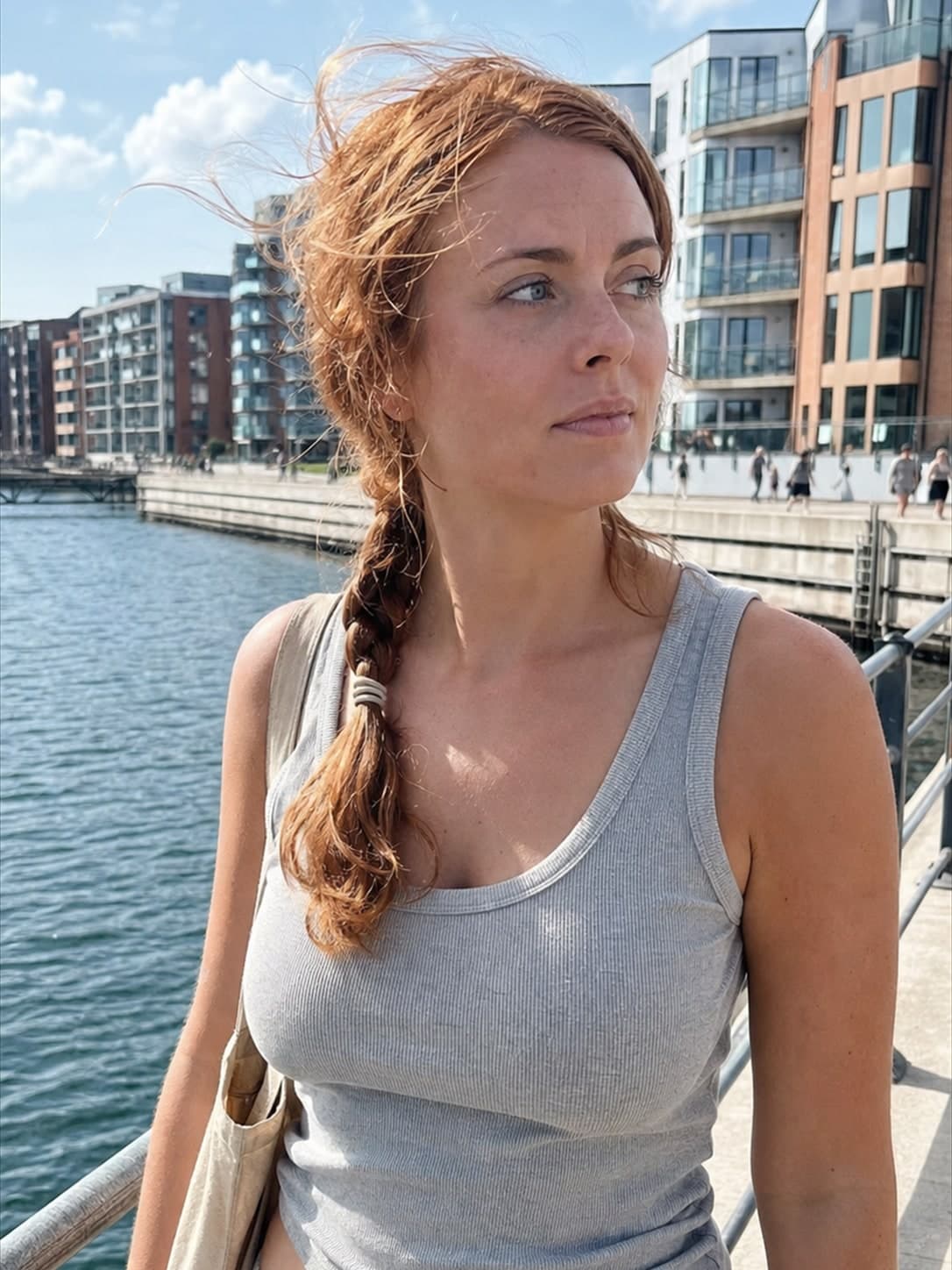 Ella, 23