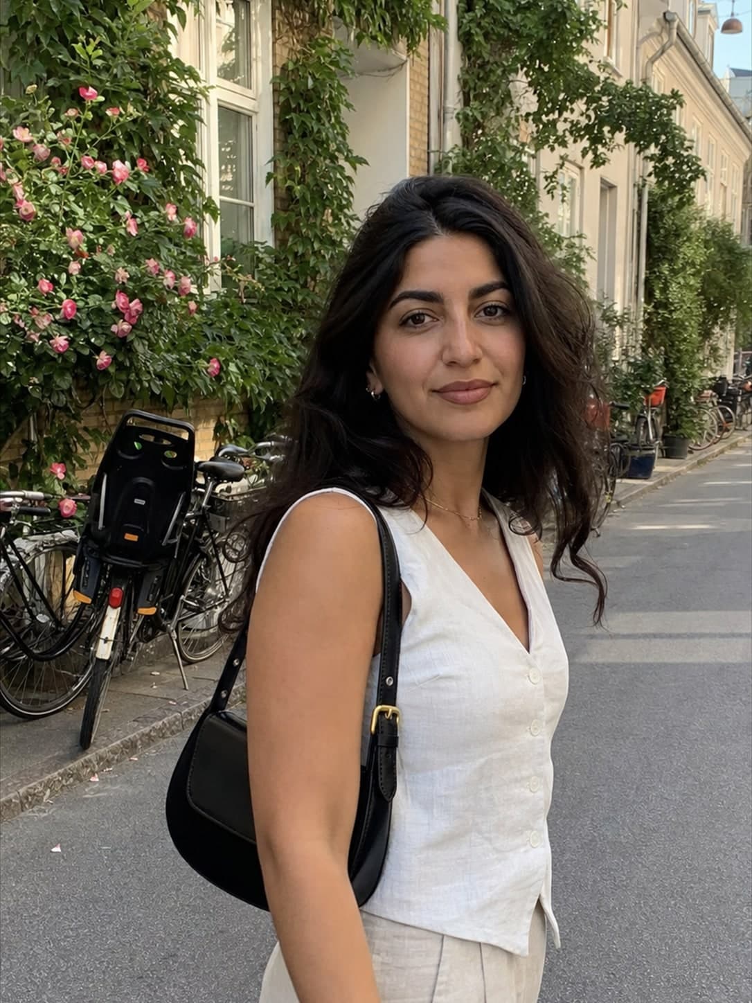 Tina, 33
