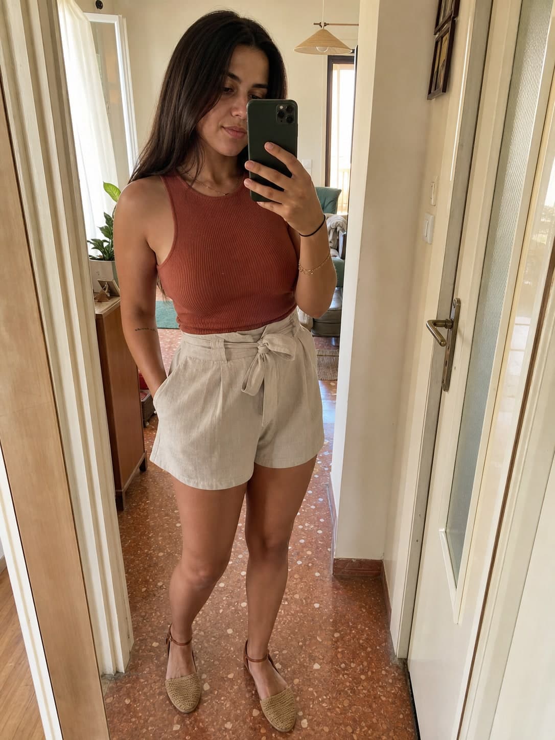 Vanessa, 28