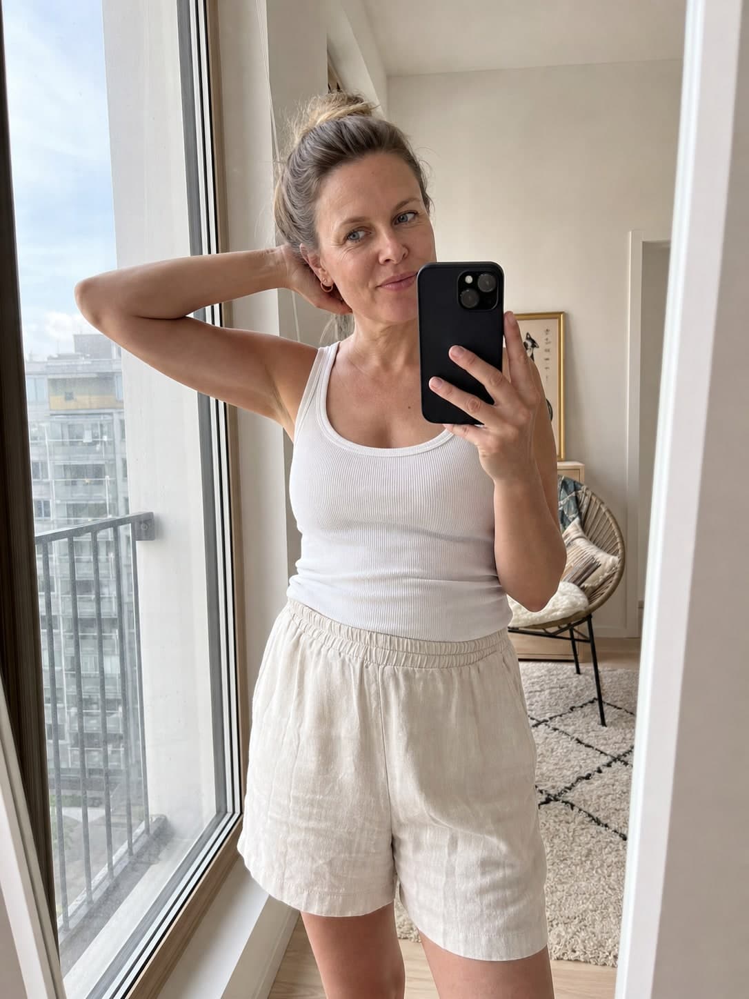Jenni, 24