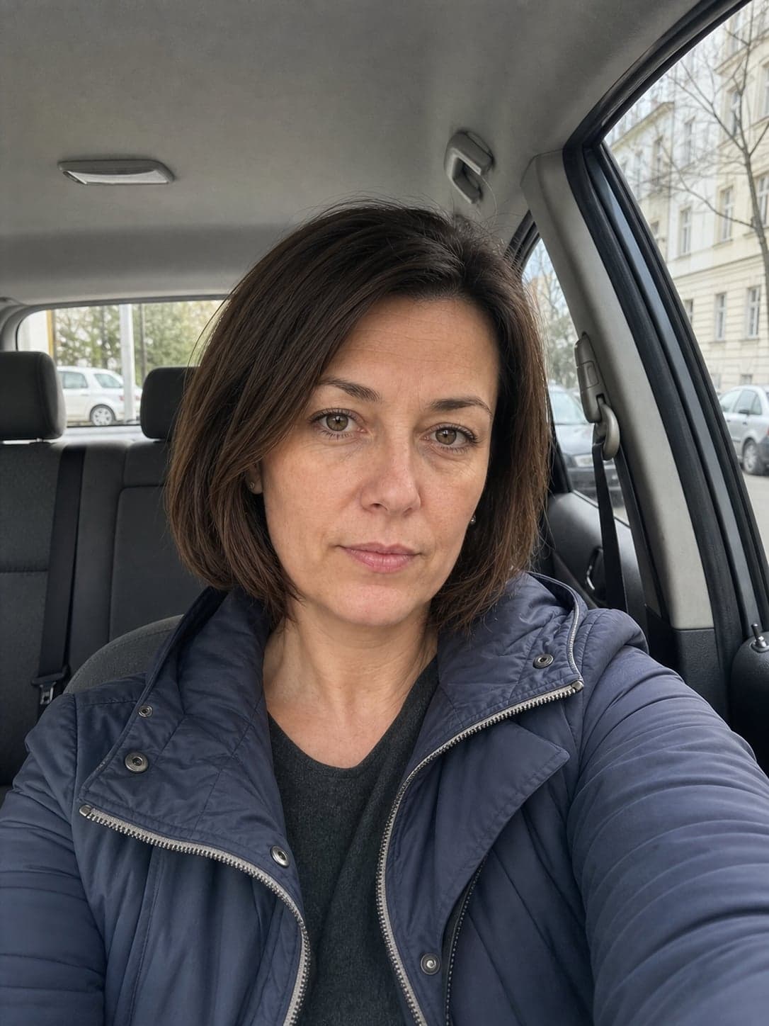 Szilvia, 30