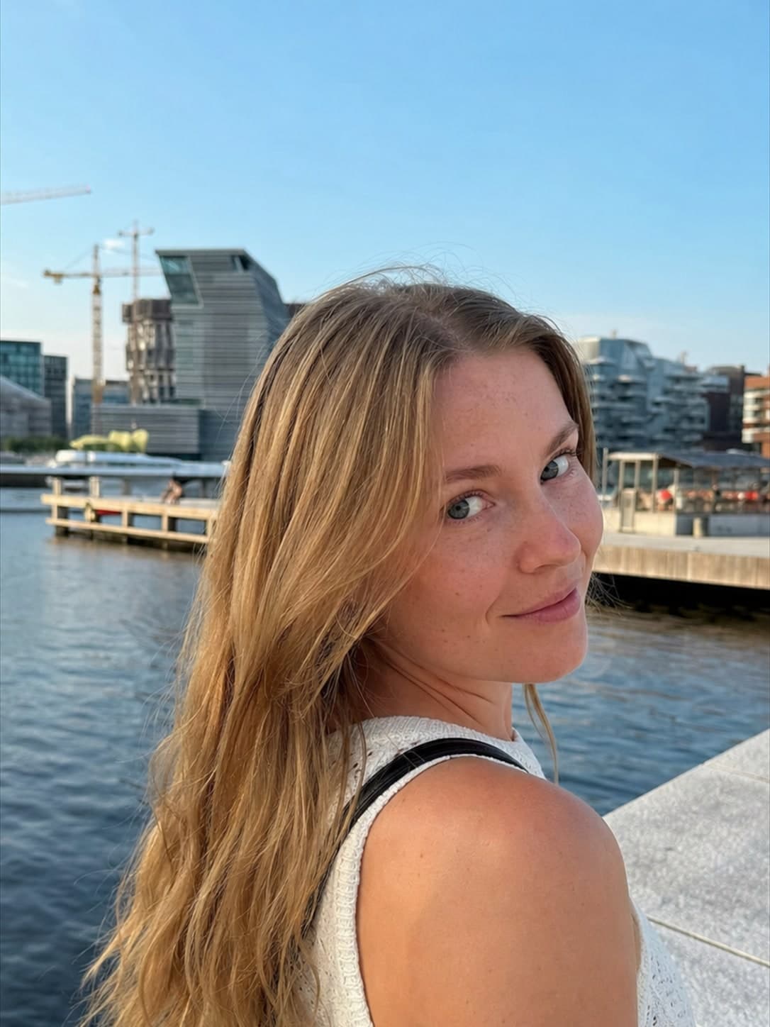 Pia, 22