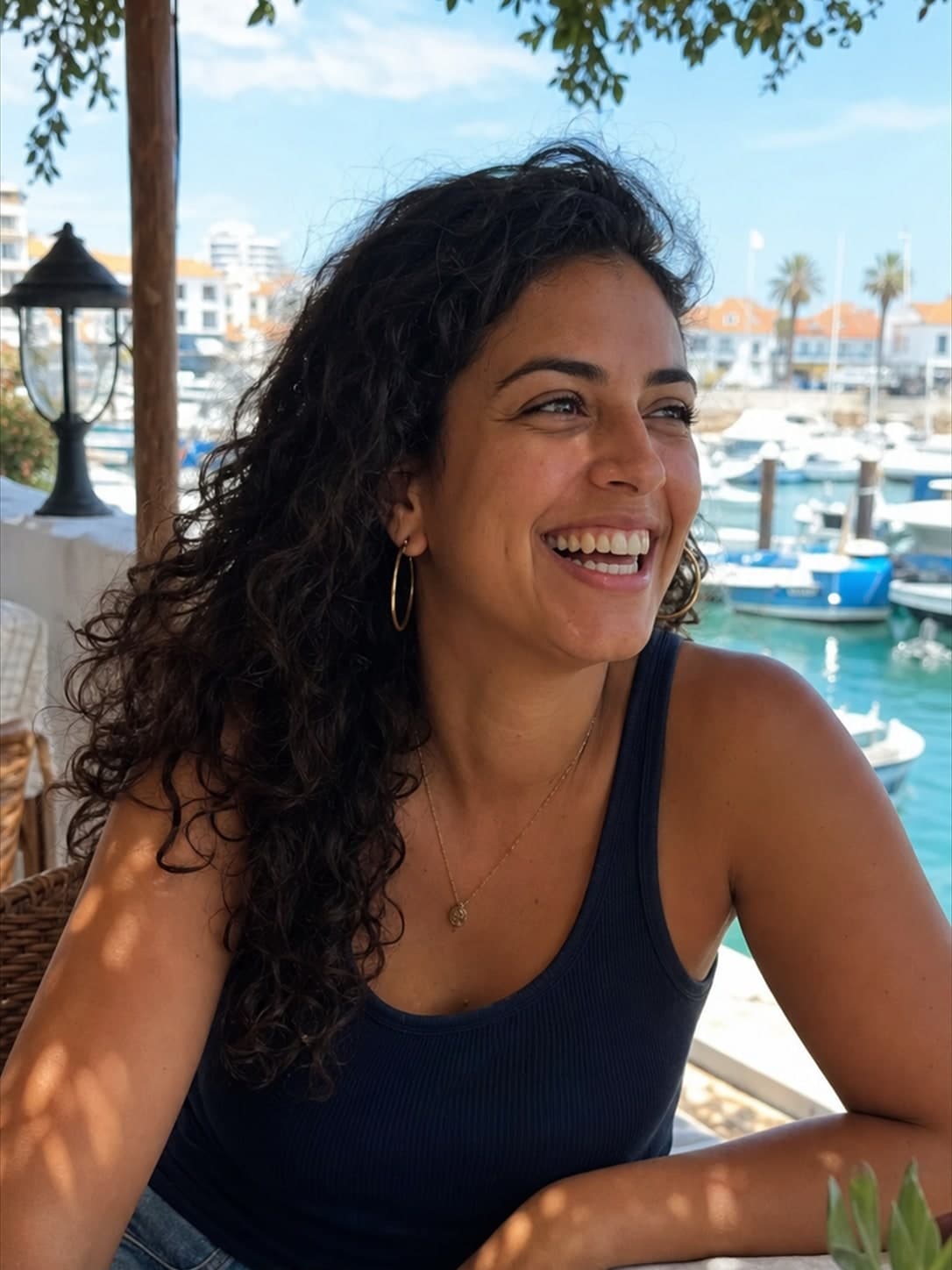Diana, 35