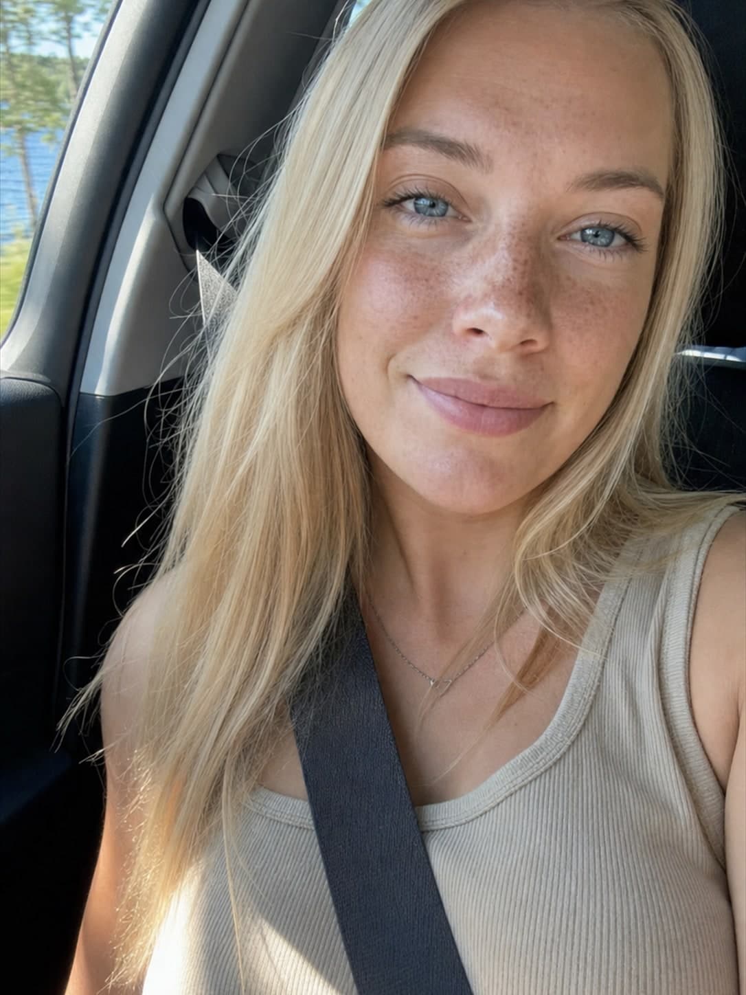 Tilde, 24