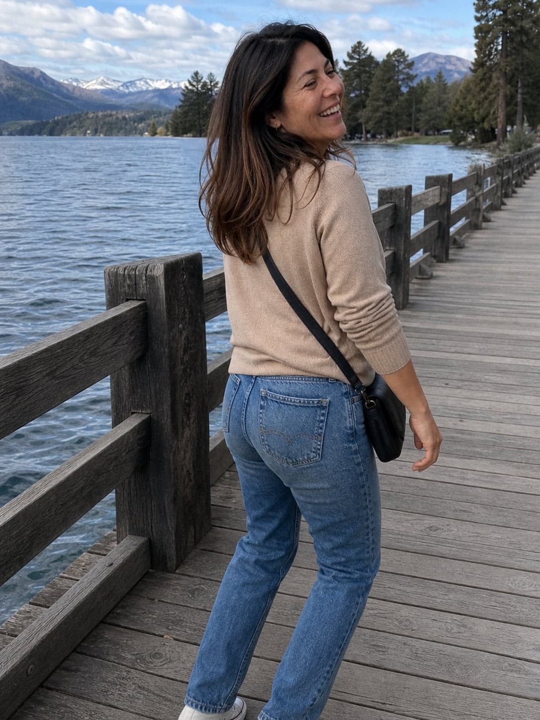 Adriana, 35