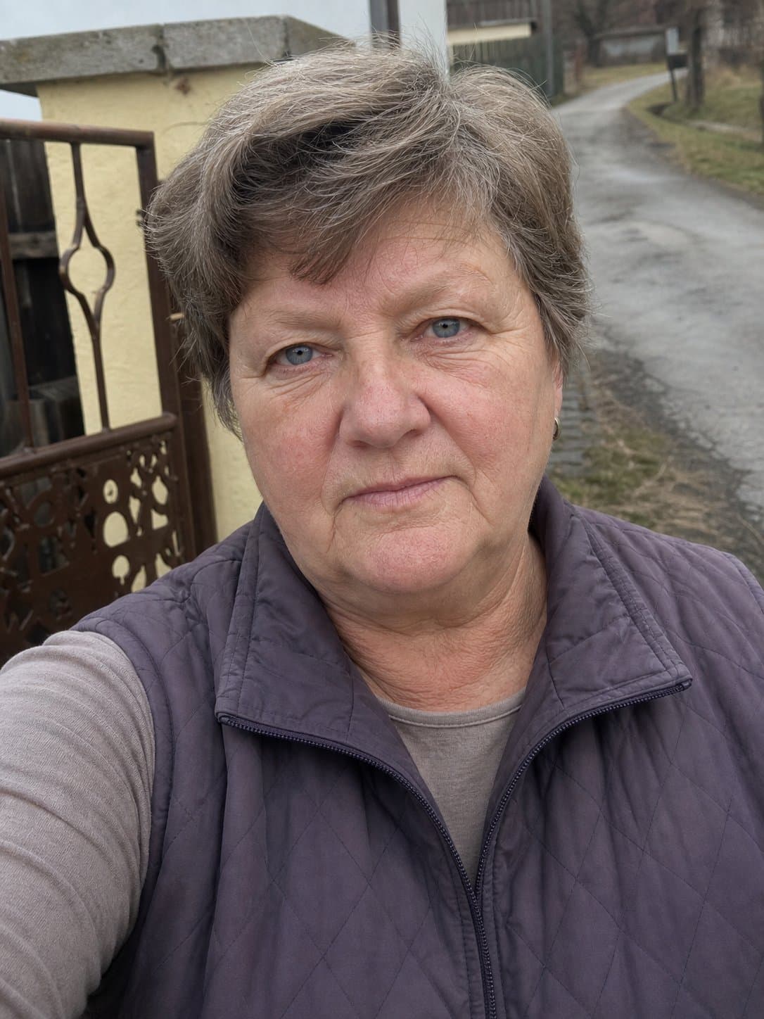Bohumila, 38