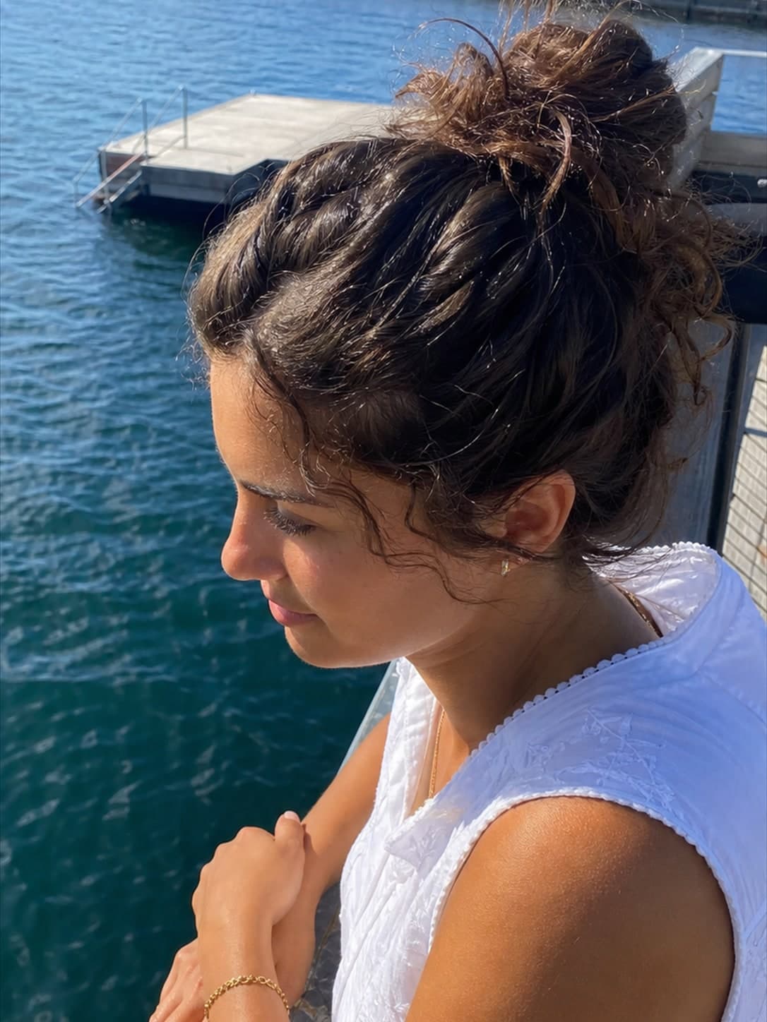 Sara, 24