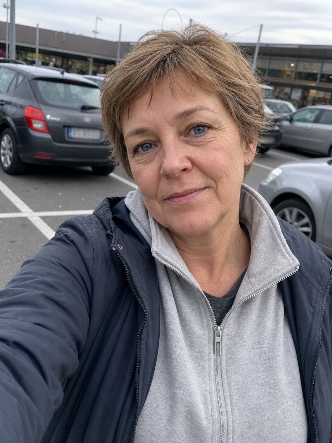 Beatrice, 24