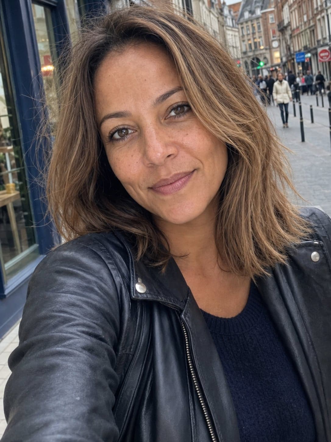 Sarah, 38