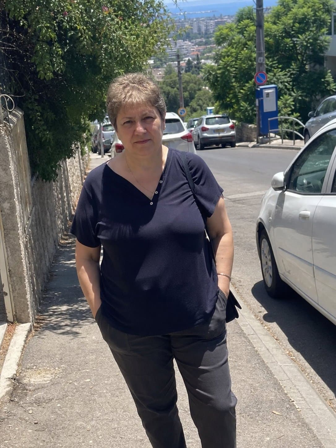 Dina, 38