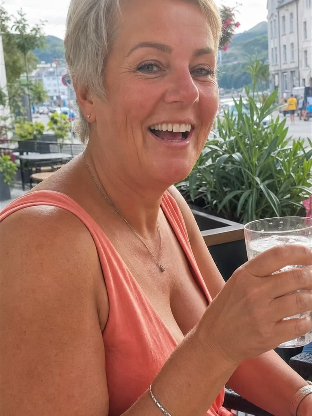 Charlotte, 38