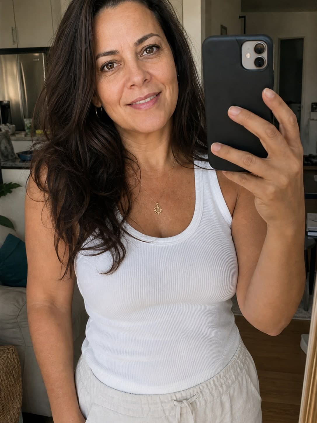 Carolina, 34