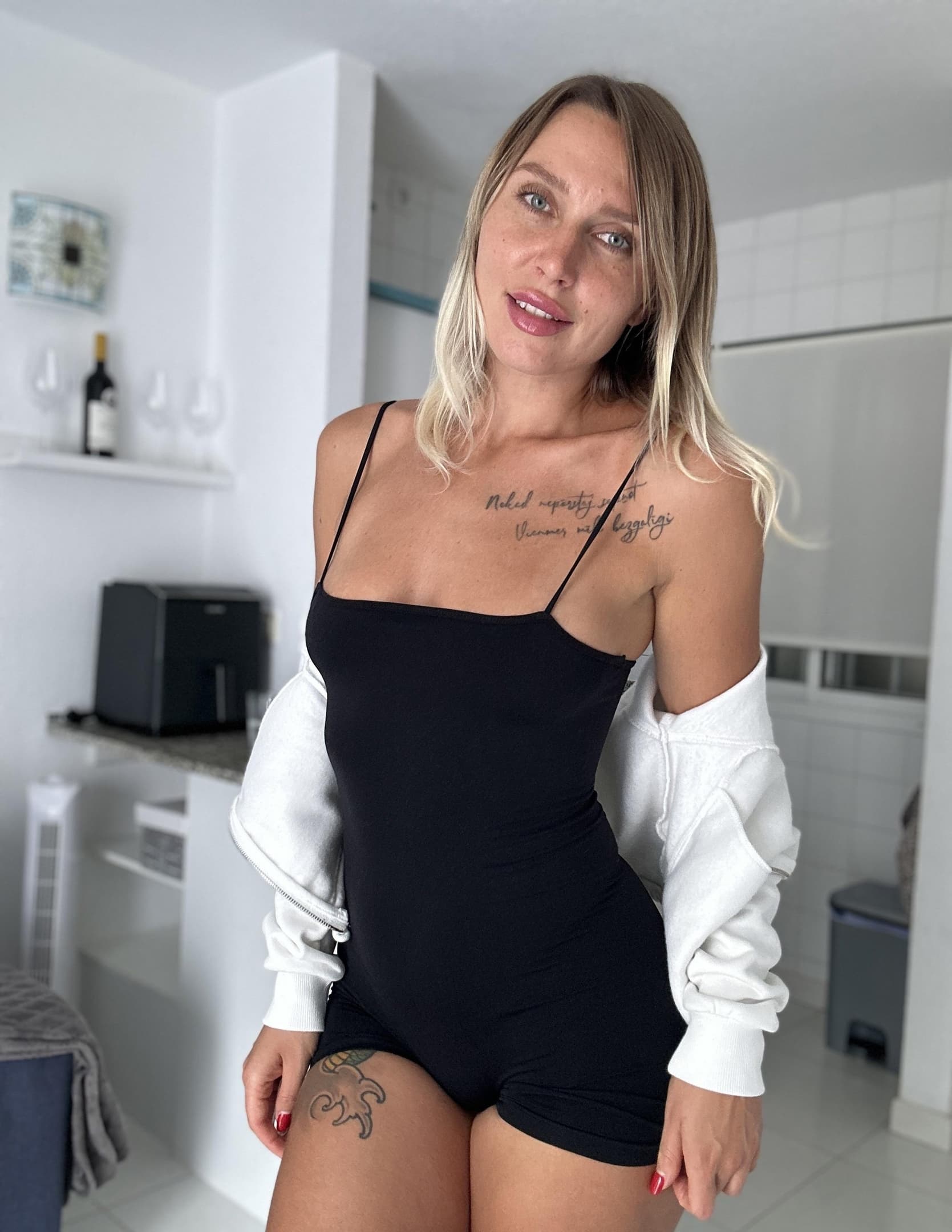 Evie, 23